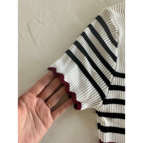 Papermoon Cropped Scalloped Sweater Top - Picture 3 of 8